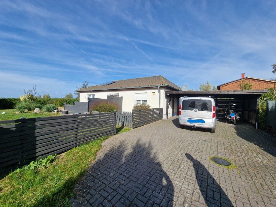 Carport. Bungalow Krusenhagen