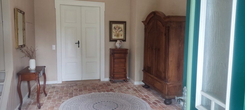 Eingang mit Blick zur Treppe und zur K�che Bauernhaus Dambeck