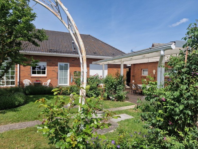 Garten.. Hohenkirchen Bungalow Offenes Wohnen in seiner sch�nsten Form - Bungalow mit Wintergarten und Wohlf�hlgarten