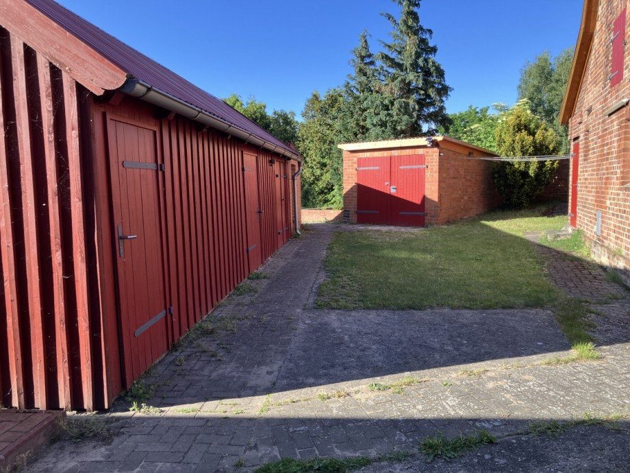Garage und Nebengelass Einfamilienhaus D�mitz