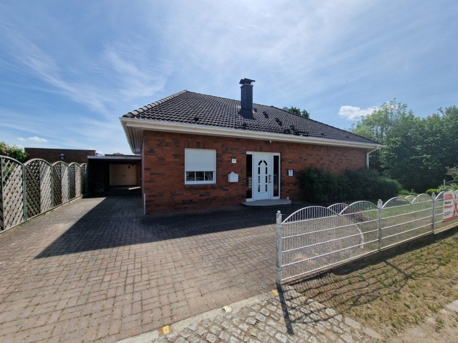 Frontansicht. Bungalow Hohenkirchen