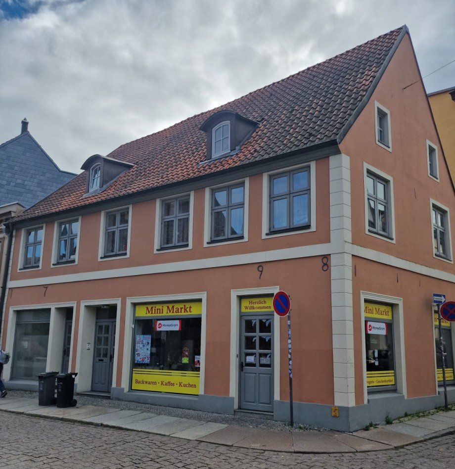 Seitenansicht Mehrfamilienhaus Stralsund